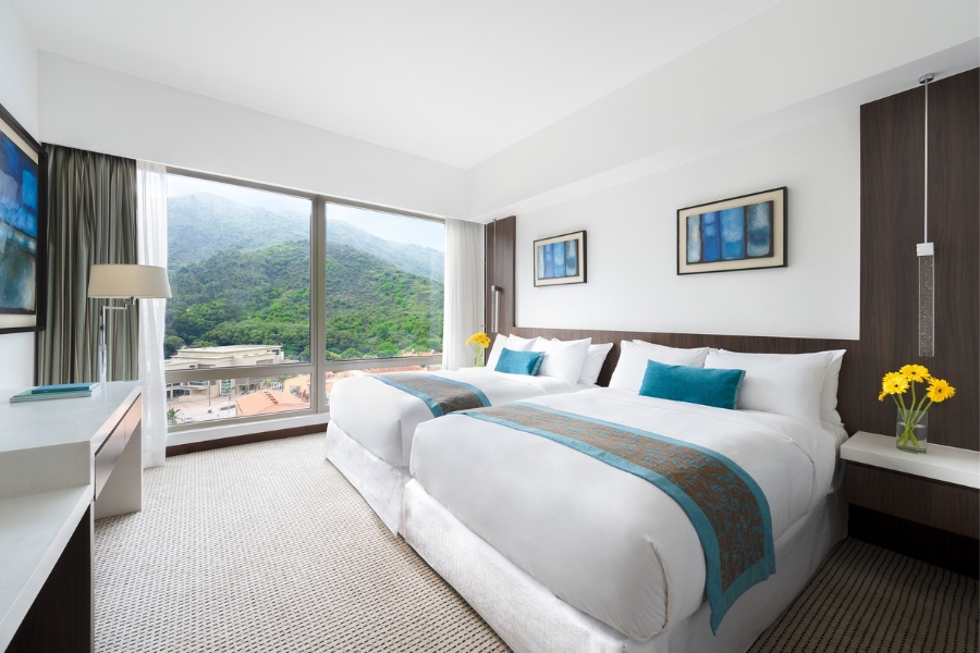 auberge discovery bay hong kong