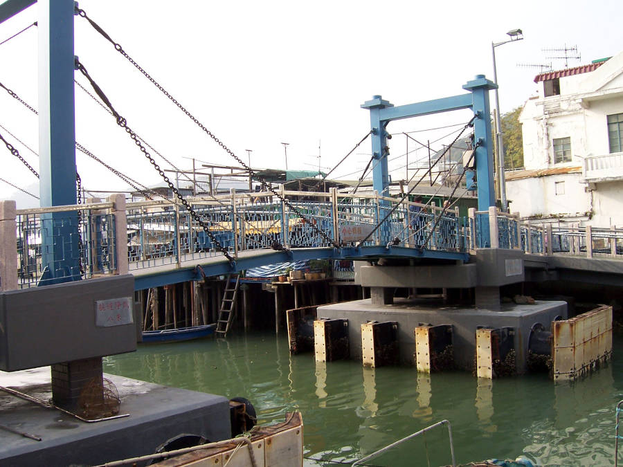 Blue ferry bridge in Tai O