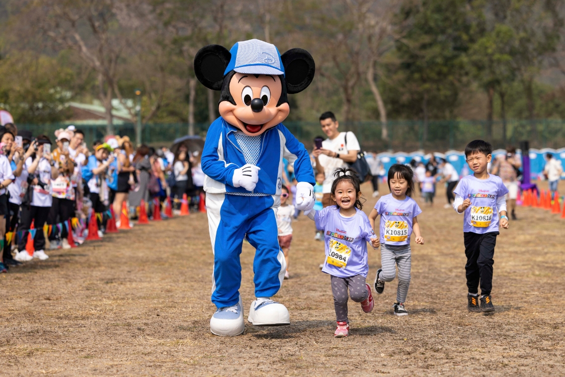 hong kong disneyland weekend 10k