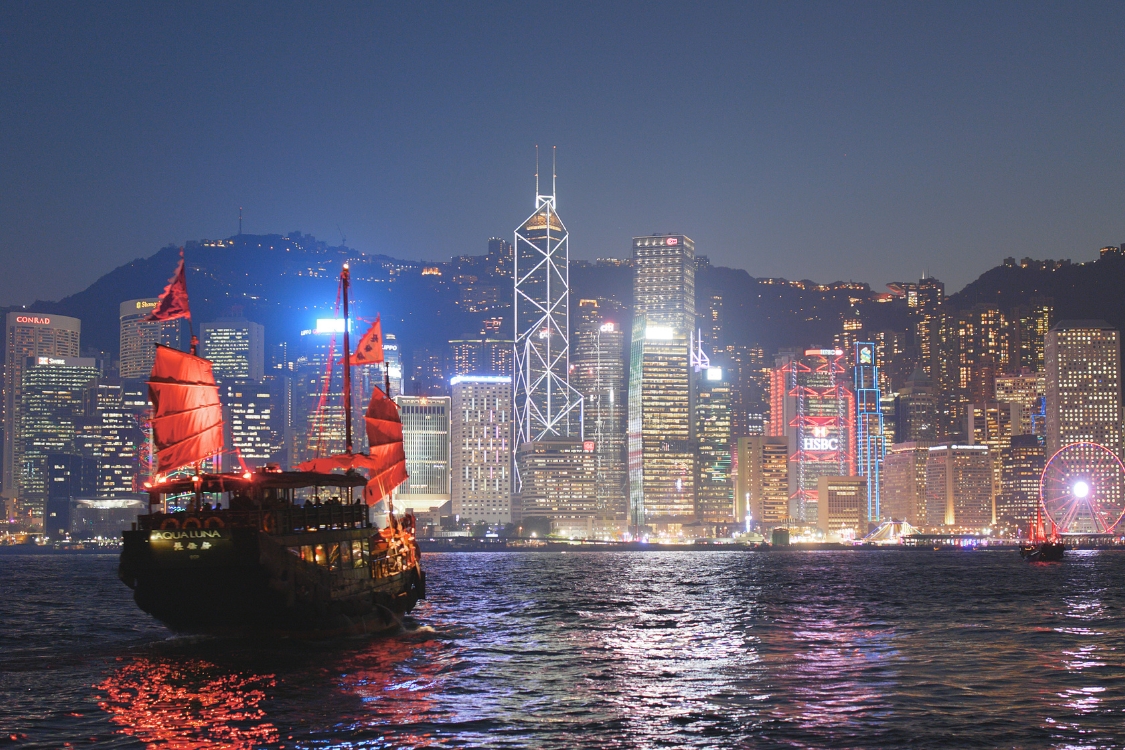 junk boat hong kong victoria harbour