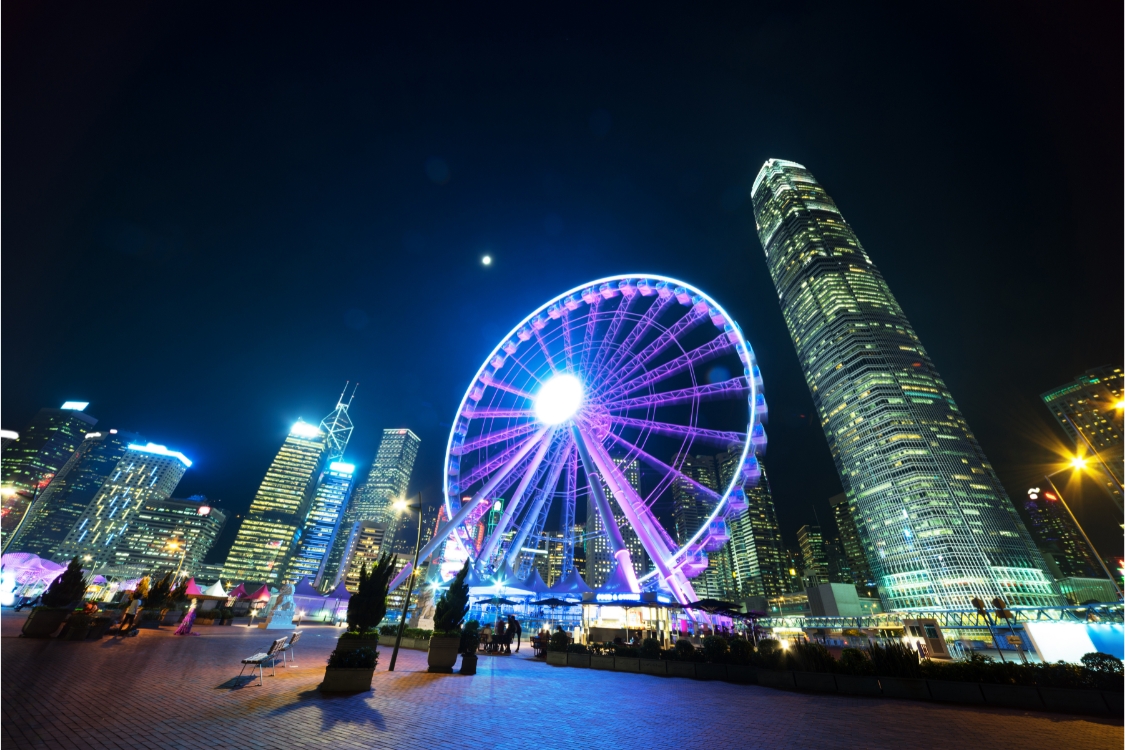 hong kong observation wheel at night