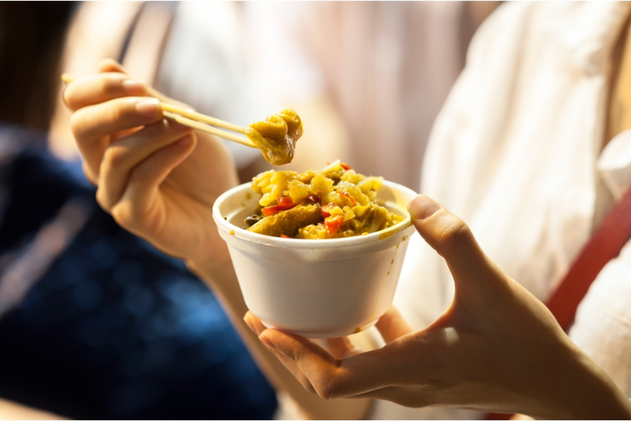 hong kong fast food in disposable bowl