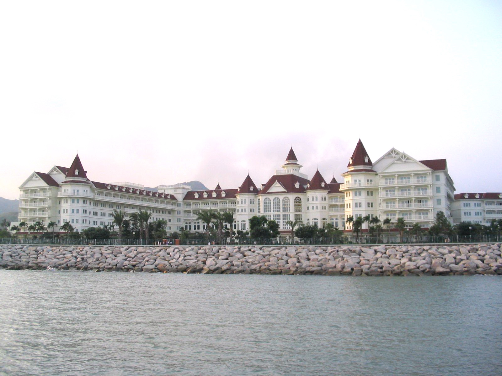 hong kong disneyland hotel